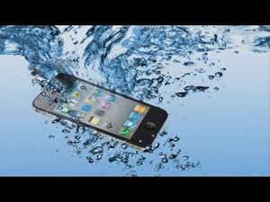 Спасти iphone, который упал в воду